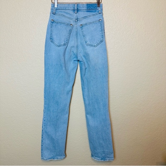 ABERCROMBIE & FITCH The 90's Straight Ultra High Rise Split Hem Curve Love Jeans - Picture 8 of 9